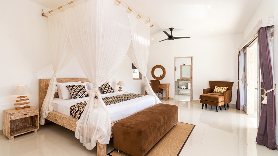 Luxuriöse 4-Zimmer-Villa mit Pool, Bali Villa 2206