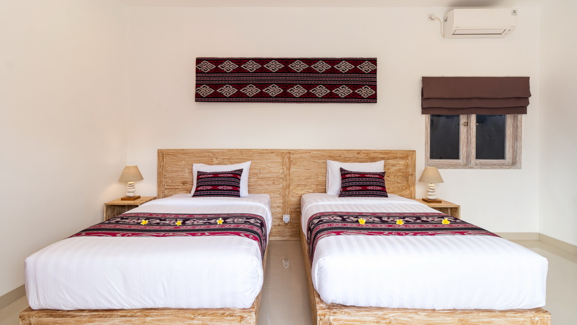 Charmante 7-Zimmer-Villa mit Pool und Balkon auf Bali, Bali Villa 2206