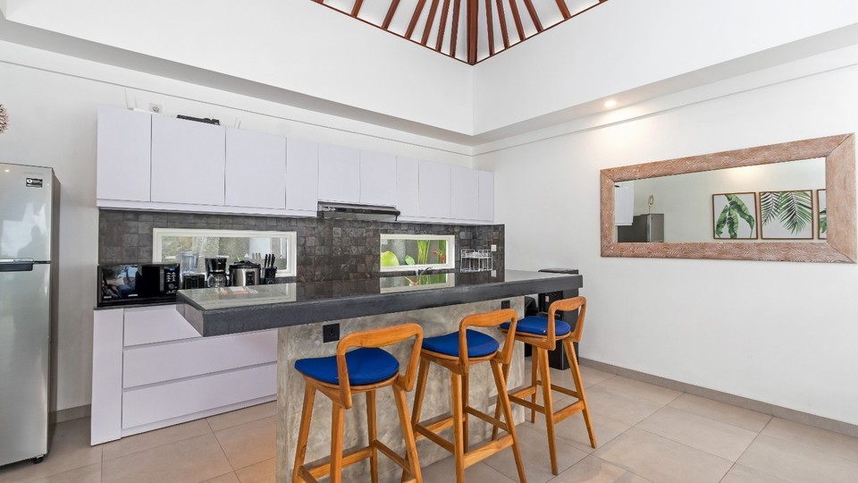 Charmante 7-Zimmer-Villa mit Pool und Balkon auf Bali, Bali Villa 2206