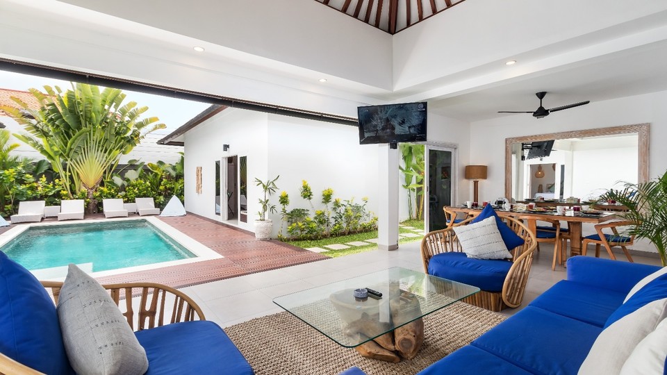 Charmante 7-Zimmer-Villa mit Pool und Balkon auf Bali, Bali Villa 2206