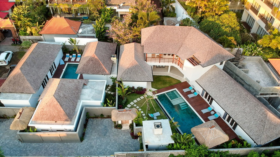 Charmante 7-Zimmer-Villa mit Pool und Balkon auf Bali, Bali Villa 2206