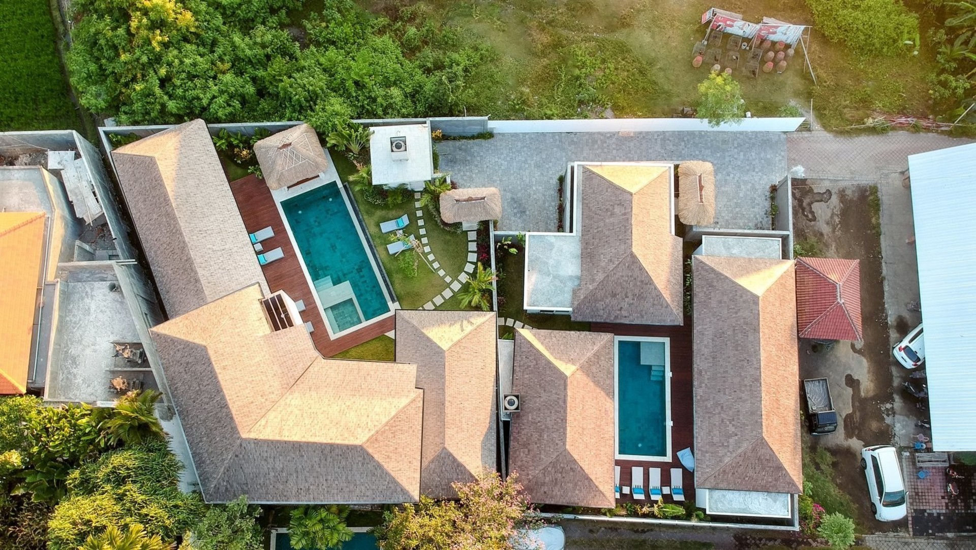 Charmante 7-Zimmer-Villa mit Pool und Balkon auf Bali, Bali Villa 2206