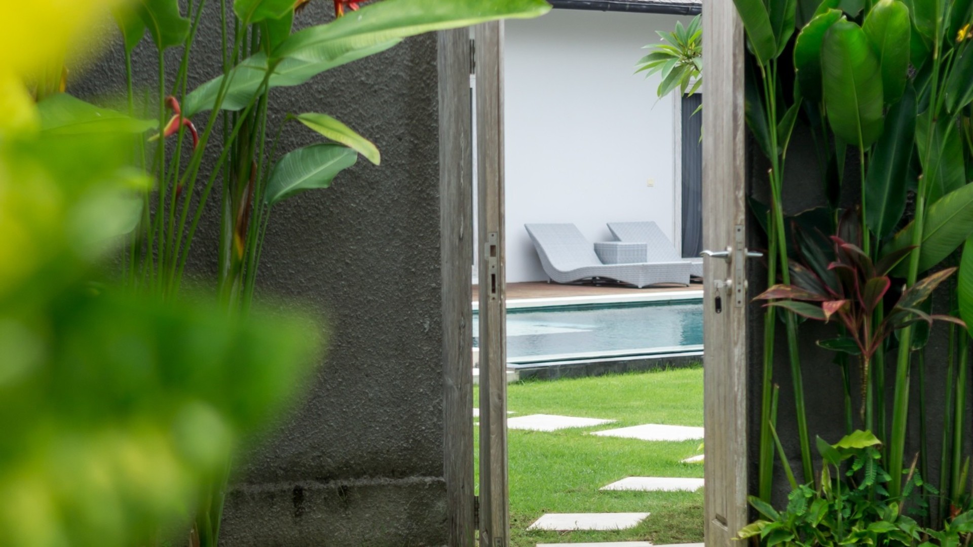 Charmante 7-Zimmer-Villa mit Pool und Balkon auf Bali, Bali Villa 2206