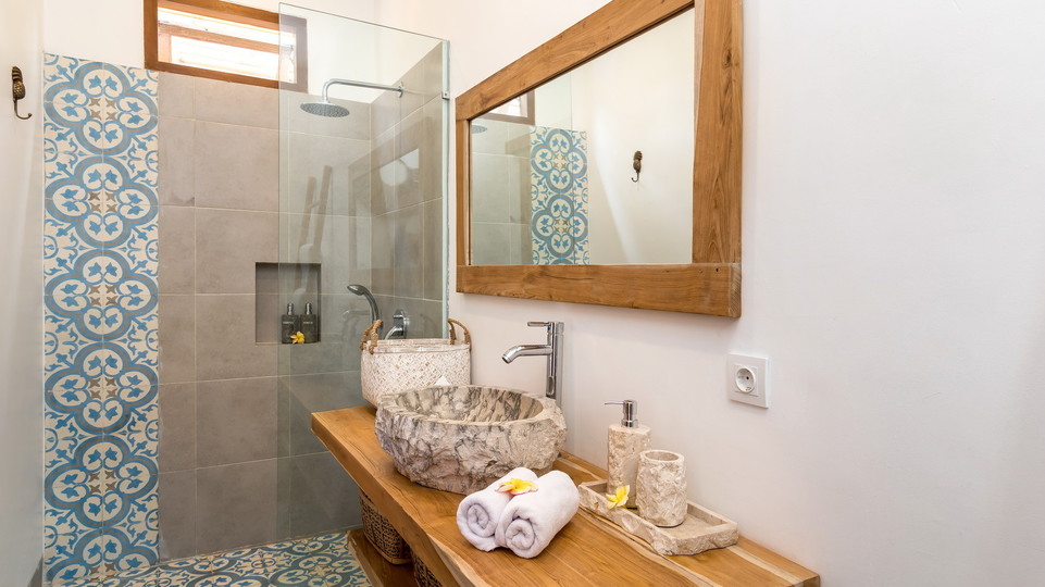 Geräumige 3-Zimmer-Villa mit Garten und Pool auf Bali, Bali Villa 2208