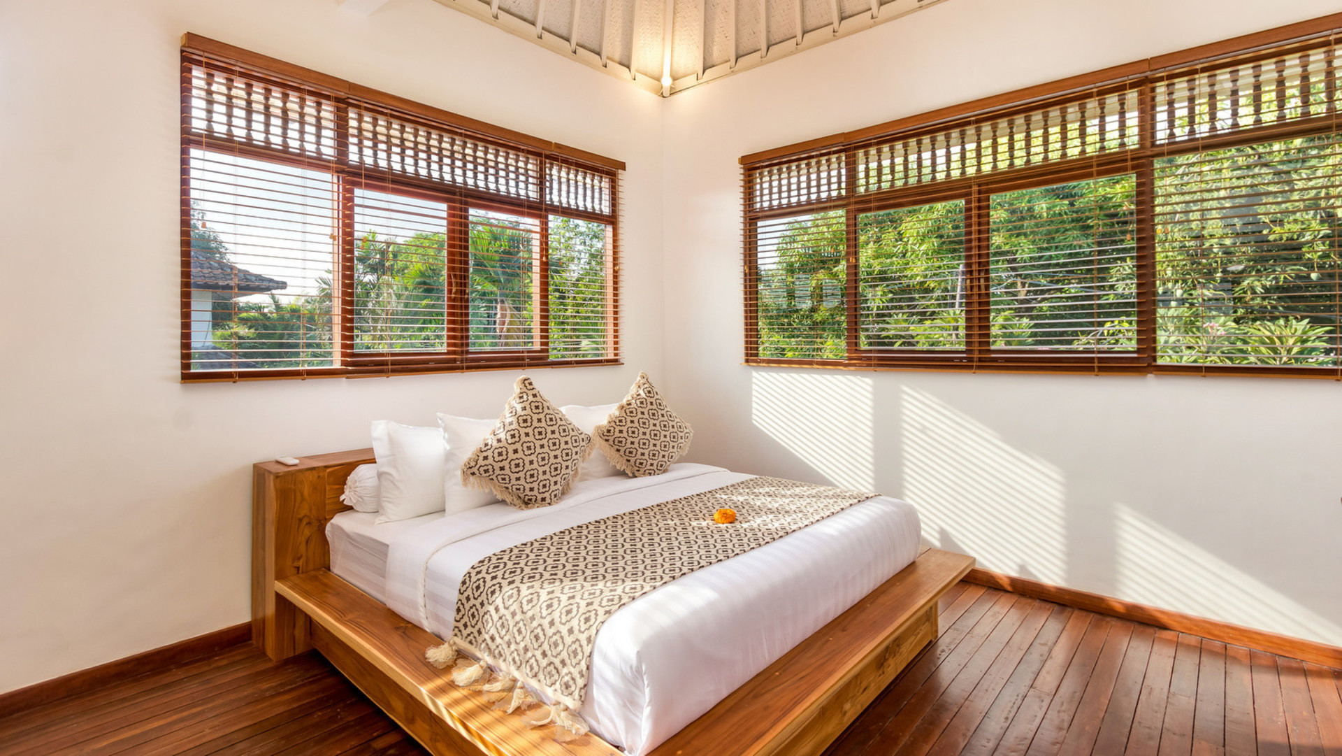 Fantastische 4-Zimmer-Villa mit Pool auf Bali, Bali Villa 2211