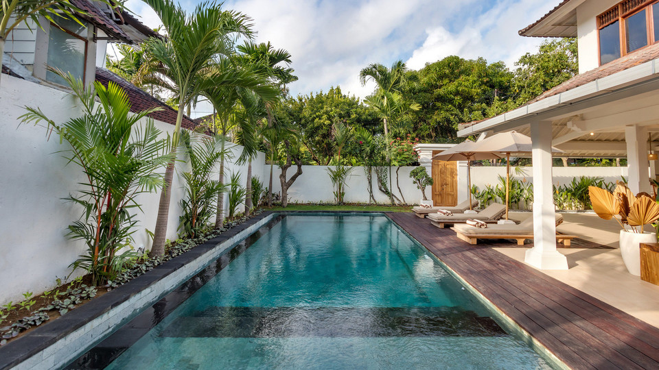 Wunderschöne 4-Zimmer-Villa mit Pool, Bali Villa 2212