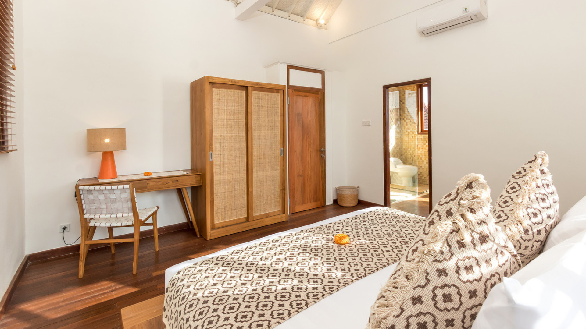 Wunderschöne 4-Zimmer-Villa mit Pool, Bali Villa 2212