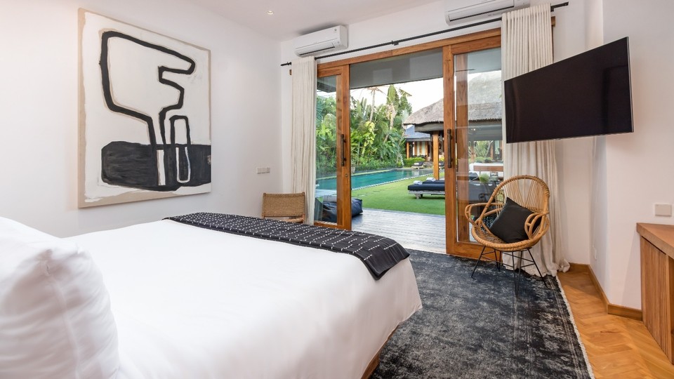 Fröhliche 3-Zimmer-Villa mit Pool und Garten, Bali Villa 2213