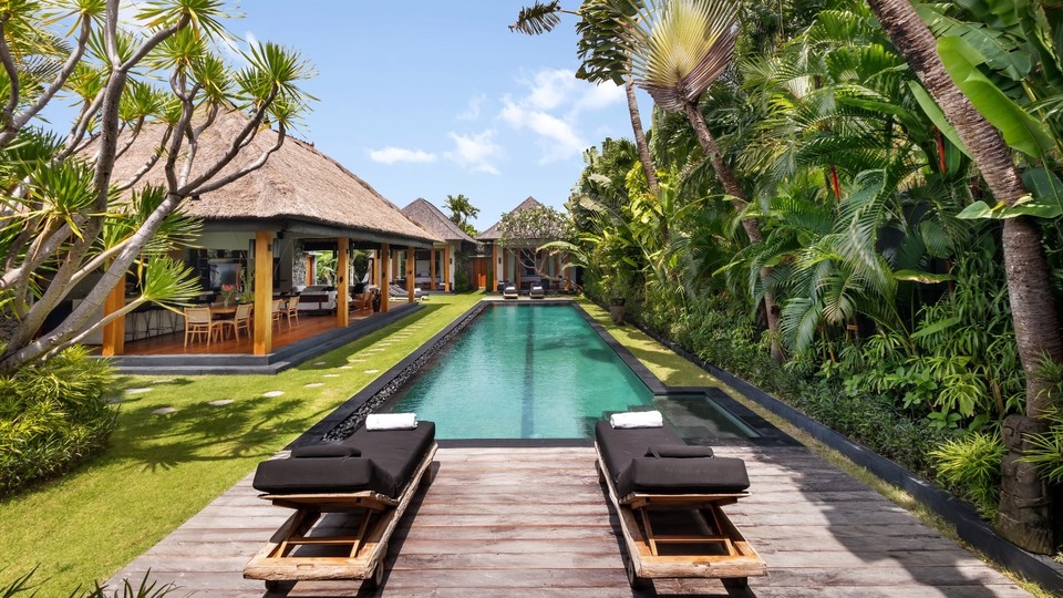 Fröhliche 3-Zimmer-Villa mit Pool und Garten, Bali Villa 2213