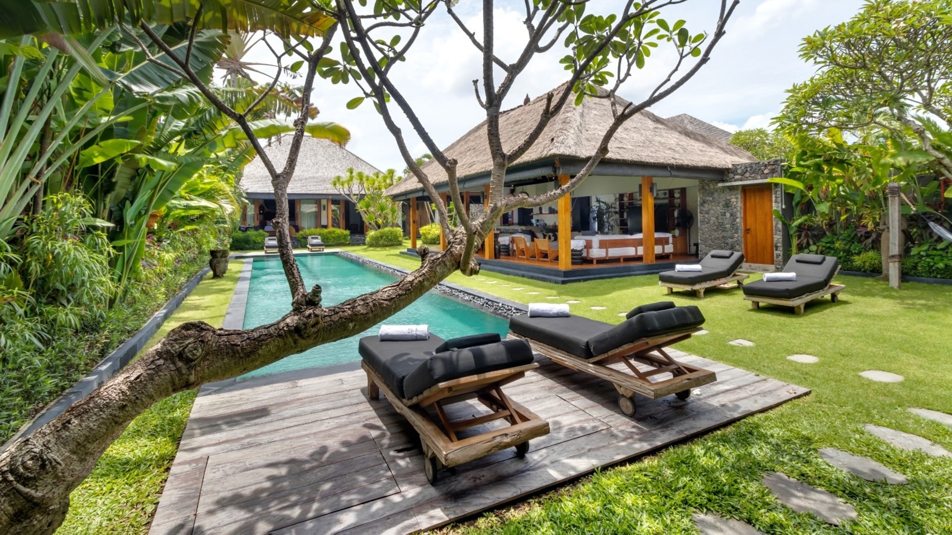 Fröhliche 3-Zimmer-Villa mit Pool und Garten, Bali Villa 2213