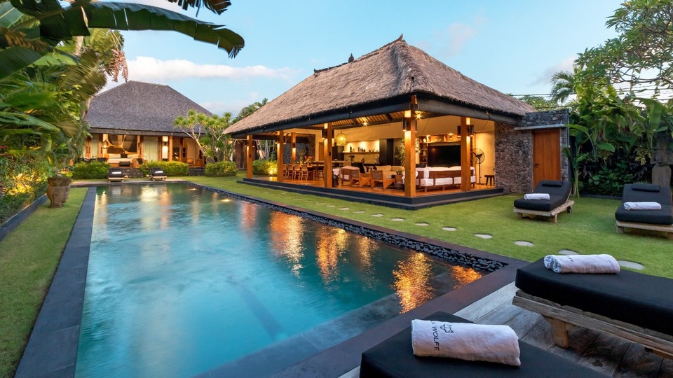 Fröhliche 3-Zimmer-Villa mit Pool und Garten, Bali Villa 2213