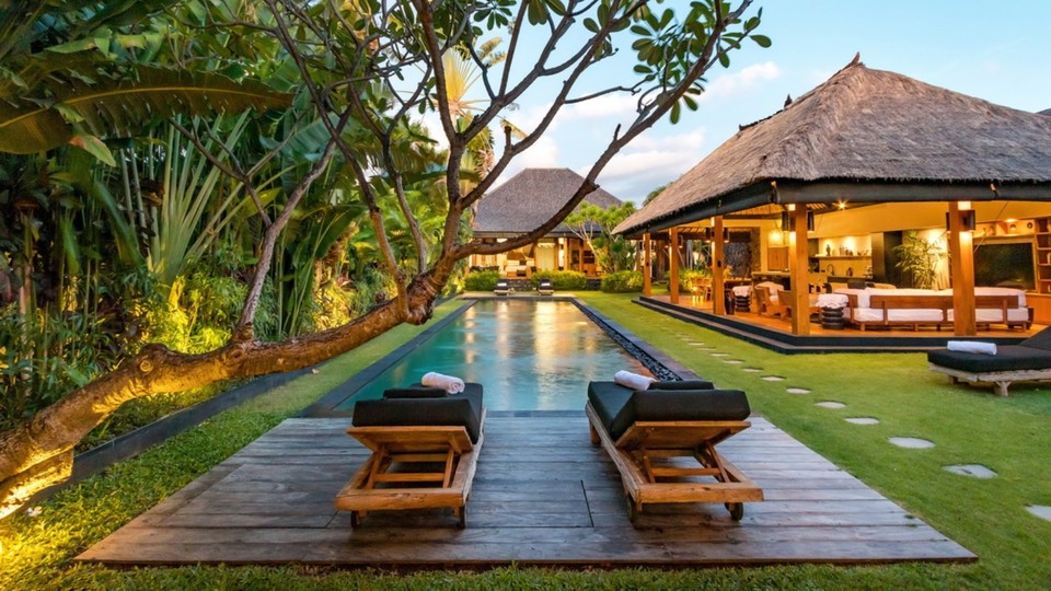 Fröhliche 3-Zimmer-Villa mit Pool und Garten, Bali Villa 2213