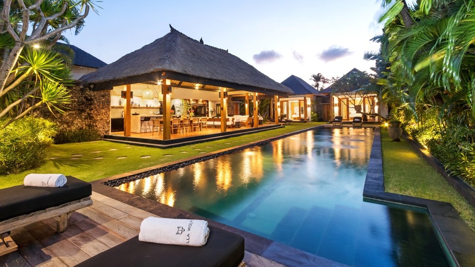 Fröhliche 3-Zimmer-Villa mit Pool und Garten, Bali Villa 2213