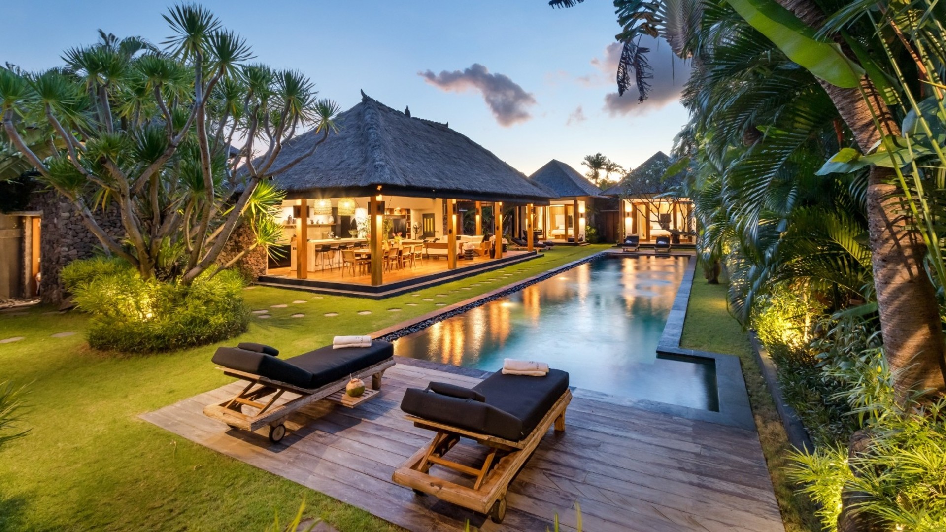 Fröhliche 3-Zimmer-Villa mit Pool und Garten, Bali Villa 2213