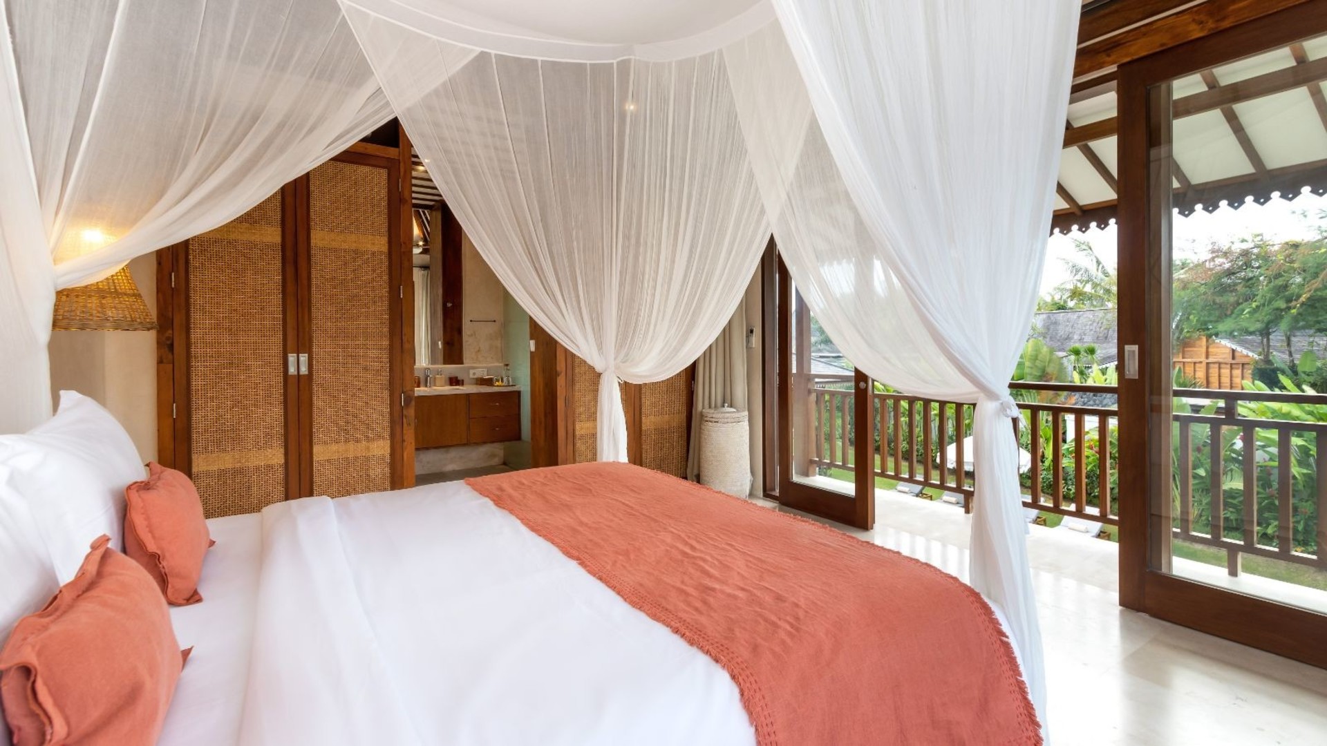 Fantastische 4-Zimmer-Villa mit Pool, Bali Villa 2217