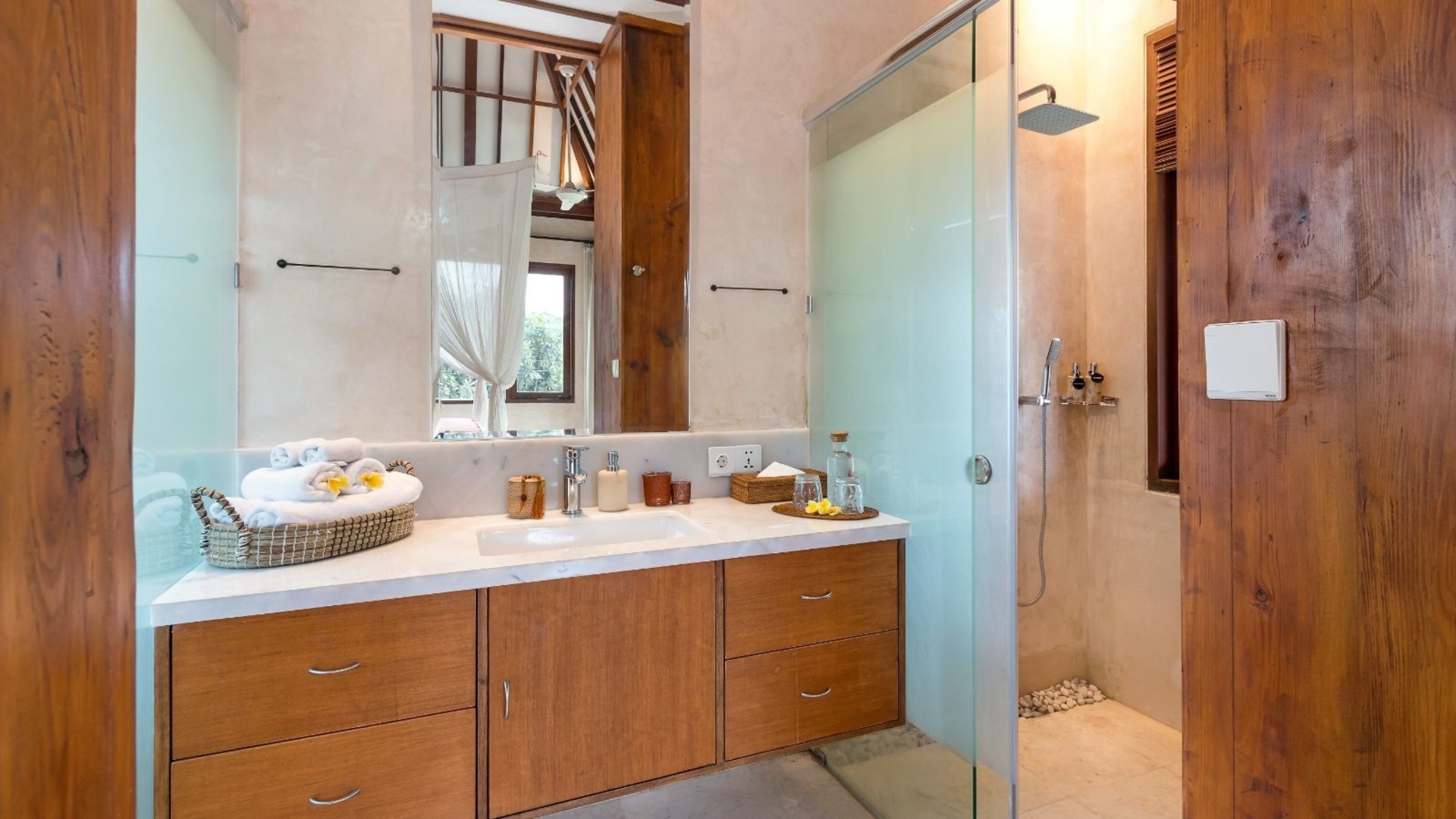 Fantastische 4-Zimmer-Villa mit Pool, Bali Villa 2217