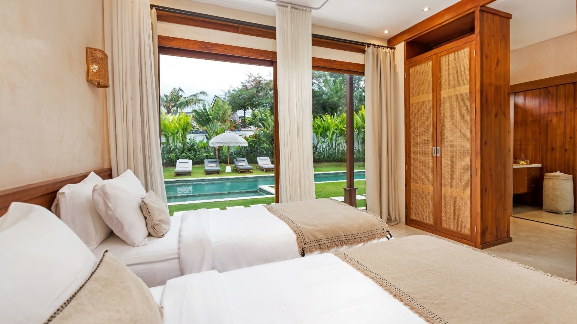 Fantastische 4-Zimmer-Villa mit Pool, Bali Villa 2217