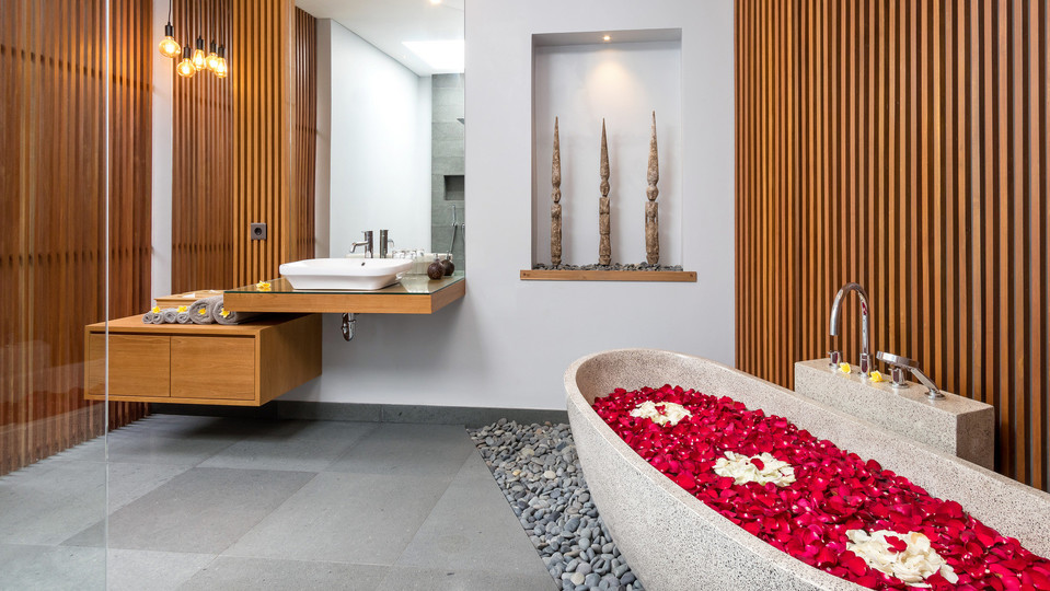 Fröhliche 4-Zimmer-Villa mit Pool und Balkon, Bali Villa 2219