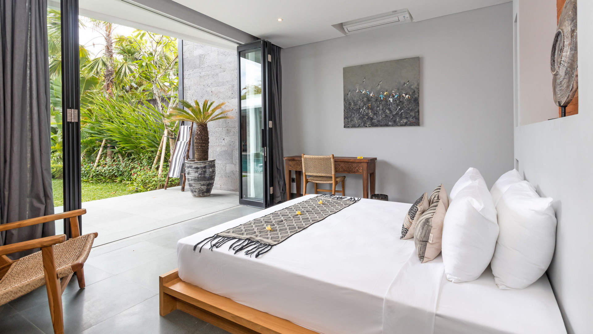Fröhliche 4-Zimmer-Villa mit Pool und Balkon, Bali Villa 2219