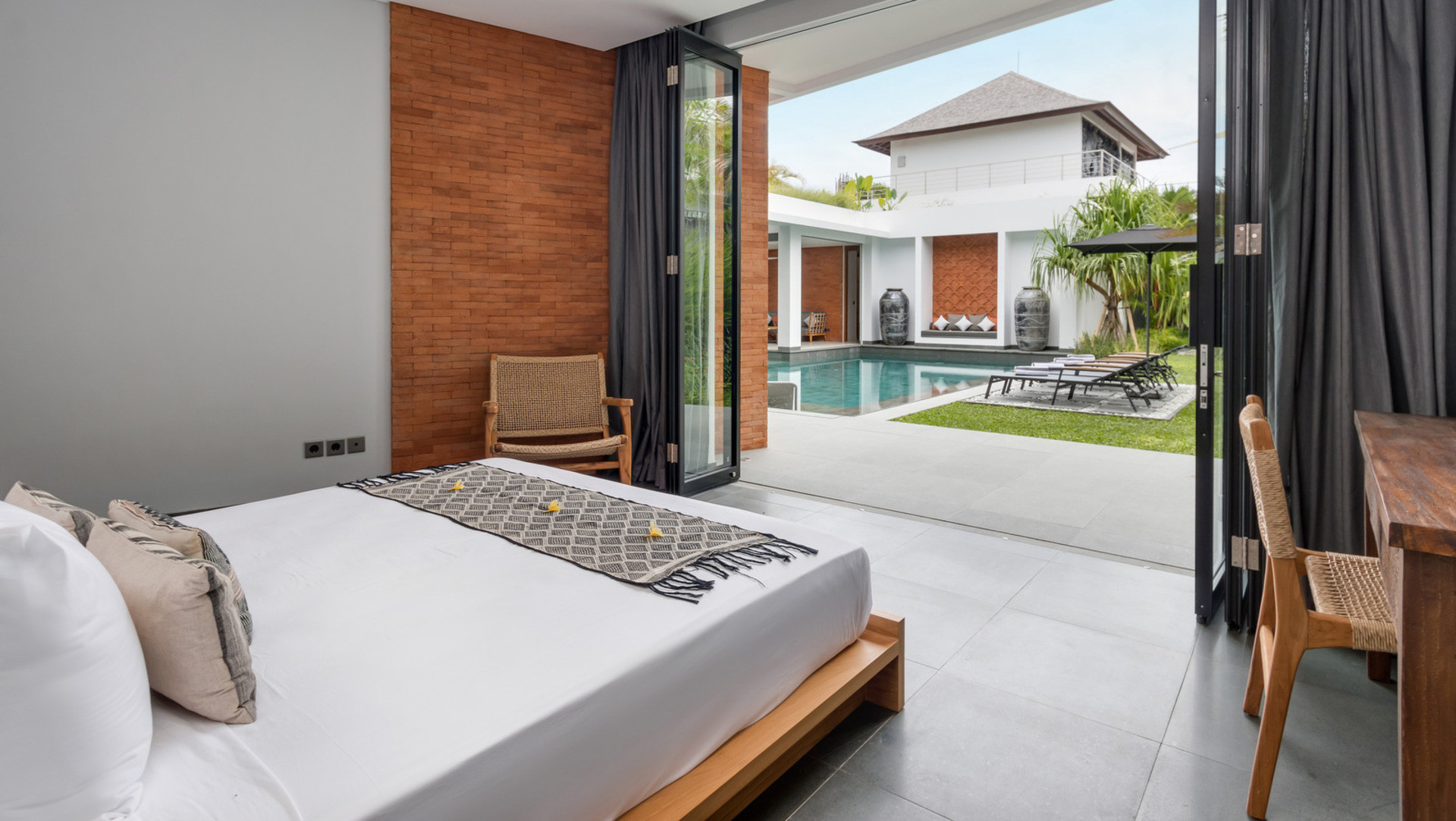 Fröhliche 4-Zimmer-Villa mit Pool und Balkon, Bali Villa 2219