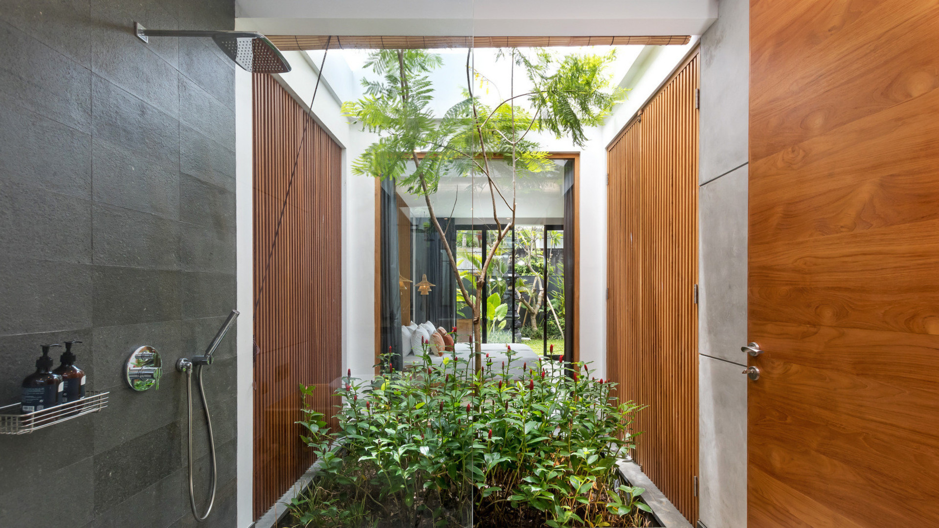 Fröhliche 4-Zimmer-Villa mit Pool und Balkon, Bali Villa 2219