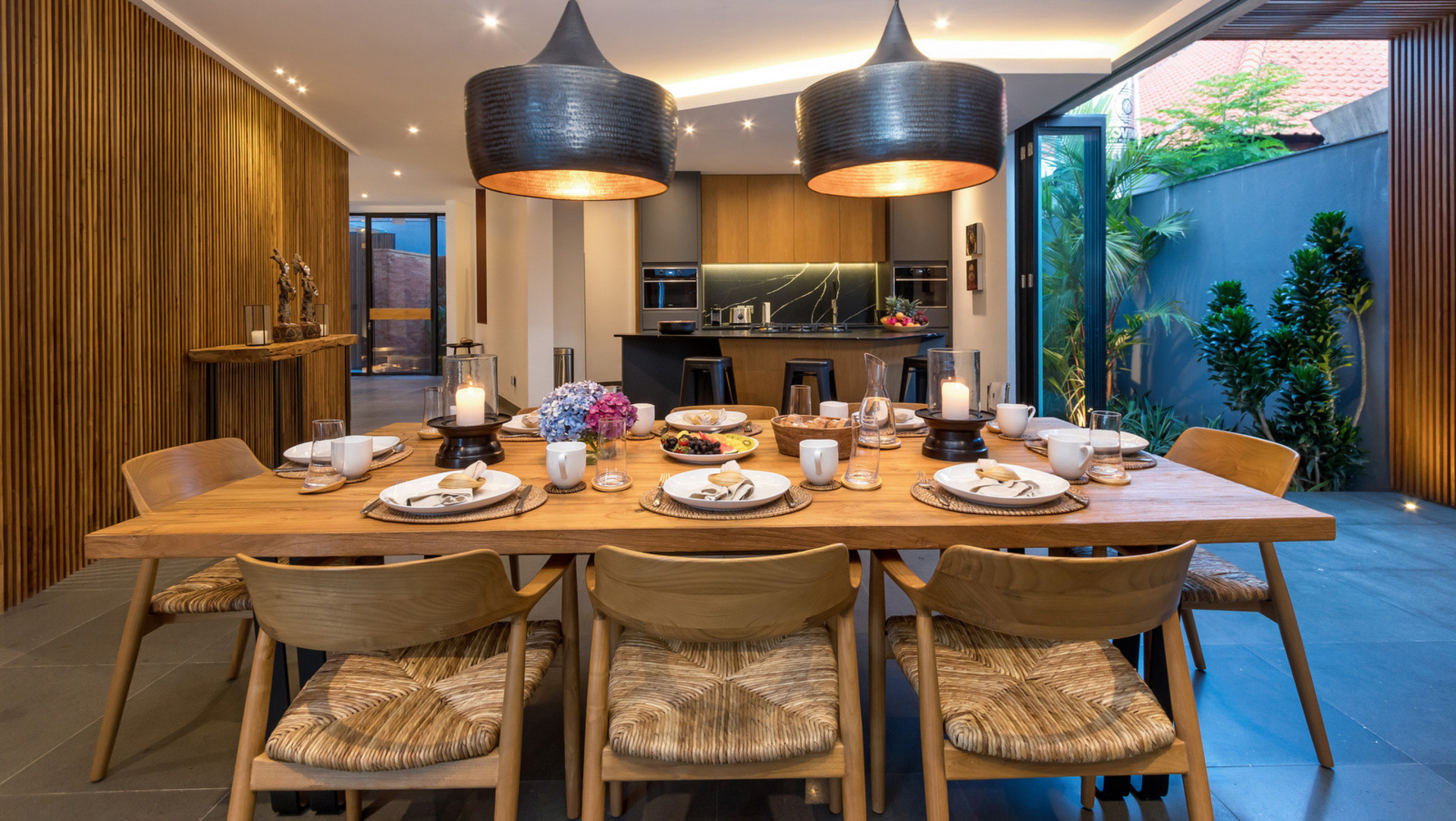 Fröhliche 4-Zimmer-Villa mit Pool und Balkon, Bali Villa 2219