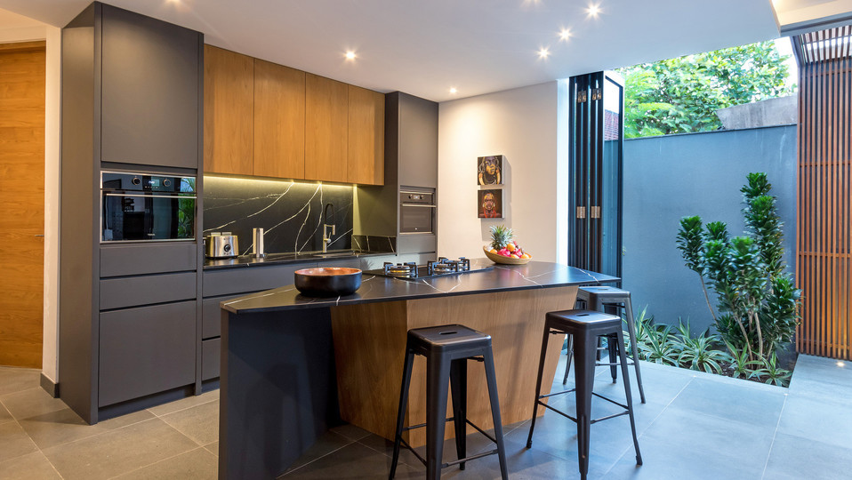 Fröhliche 4-Zimmer-Villa mit Pool und Balkon, Bali Villa 2219