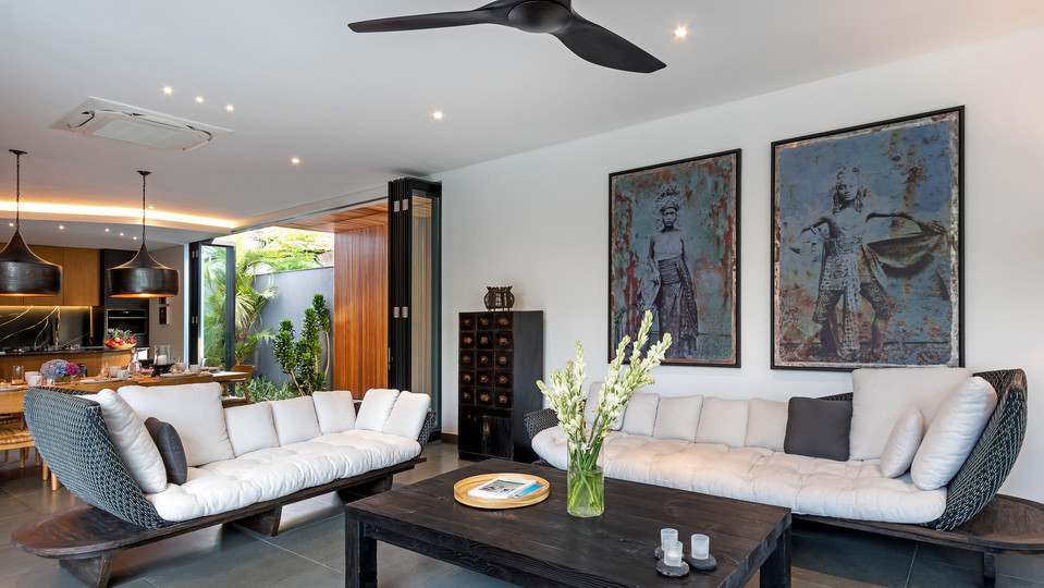 Fröhliche 4-Zimmer-Villa mit Pool und Balkon, Bali Villa 2219