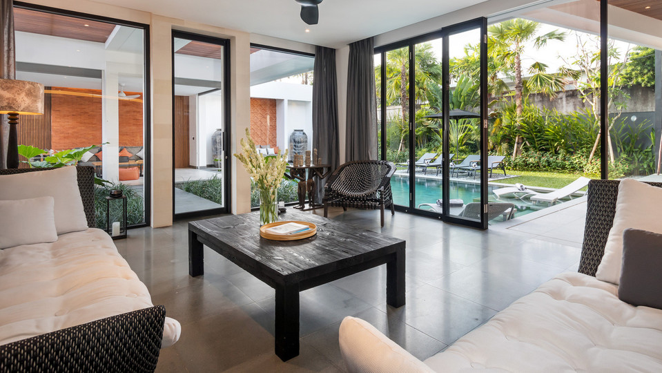 Fröhliche 4-Zimmer-Villa mit Pool und Balkon, Bali Villa 2219