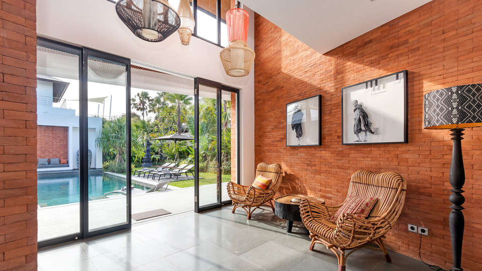Fröhliche 4-Zimmer-Villa mit Pool und Balkon, Bali Villa 2219