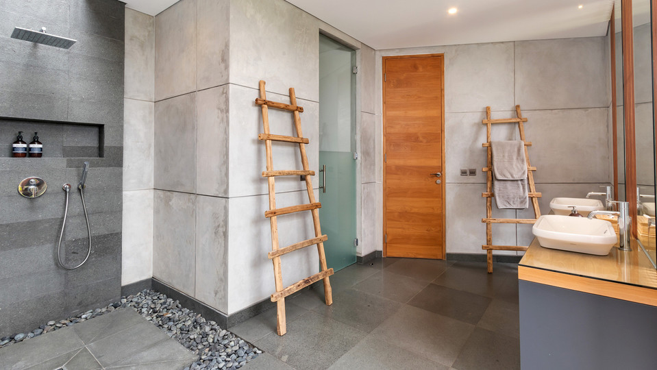 Fröhliche 4-Zimmer-Villa mit Pool und Balkon, Bali Villa 2219