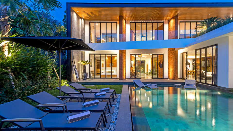 Fröhliche 4-Zimmer-Villa mit Pool und Balkon, Bali Villa 2219