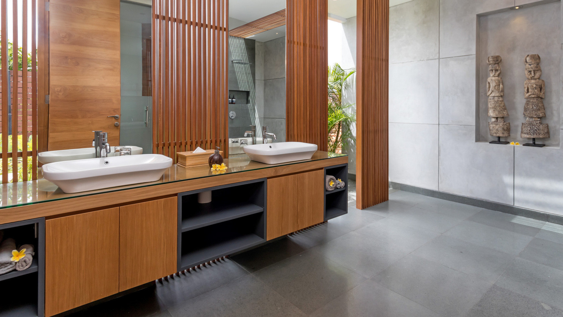 Fröhliche 4-Zimmer-Villa mit Pool und Balkon, Bali Villa 2219