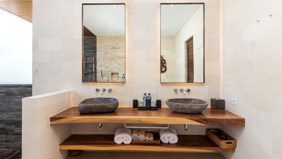 Moderne 4-Zimmer-Villa mit Pool und Balkon, Bali Villa 2220
