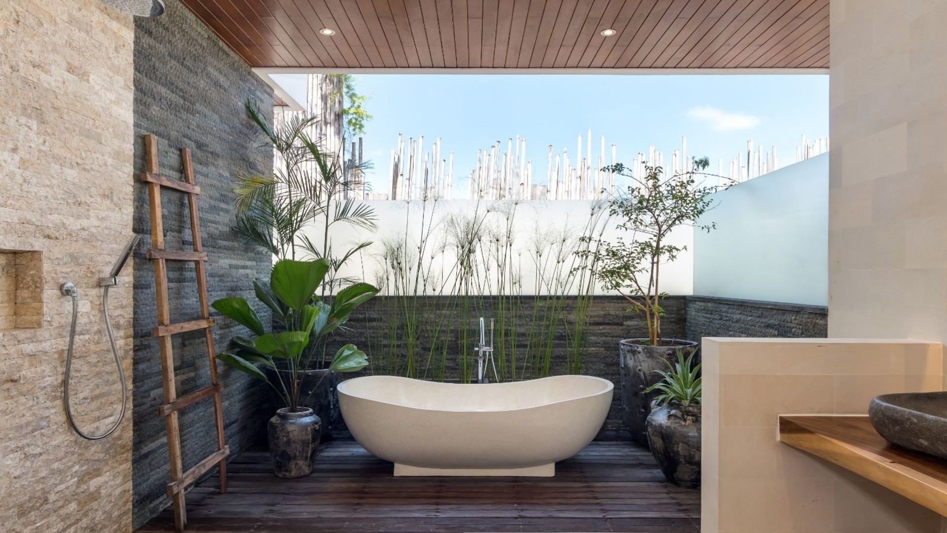 Moderne 4-Zimmer-Villa mit Pool und Balkon, Bali Villa 2220