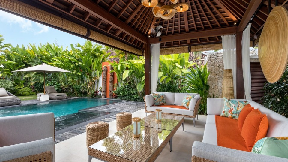 Moderne 4-Zimmer-Villa mit Pool und Balkon, Bali Villa 2220