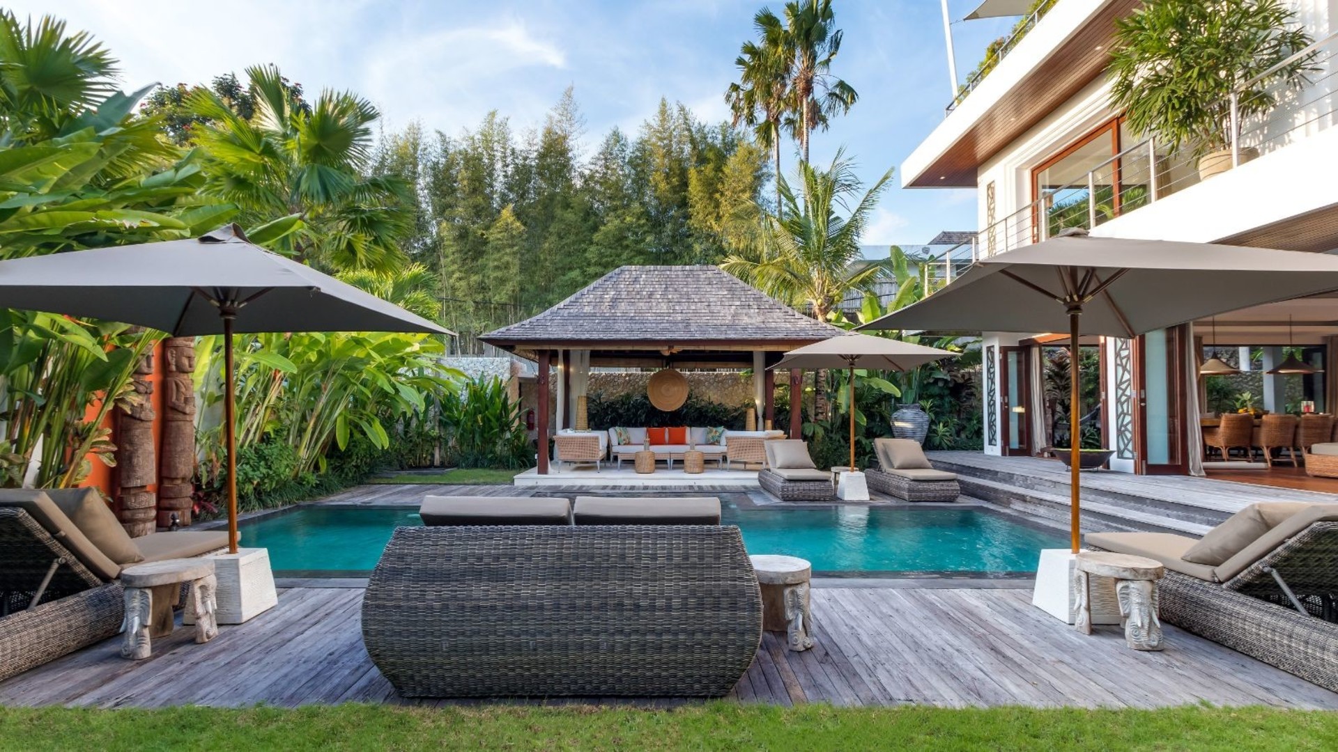 Moderne 4-Zimmer-Villa mit Pool und Balkon, Bali Villa 2220