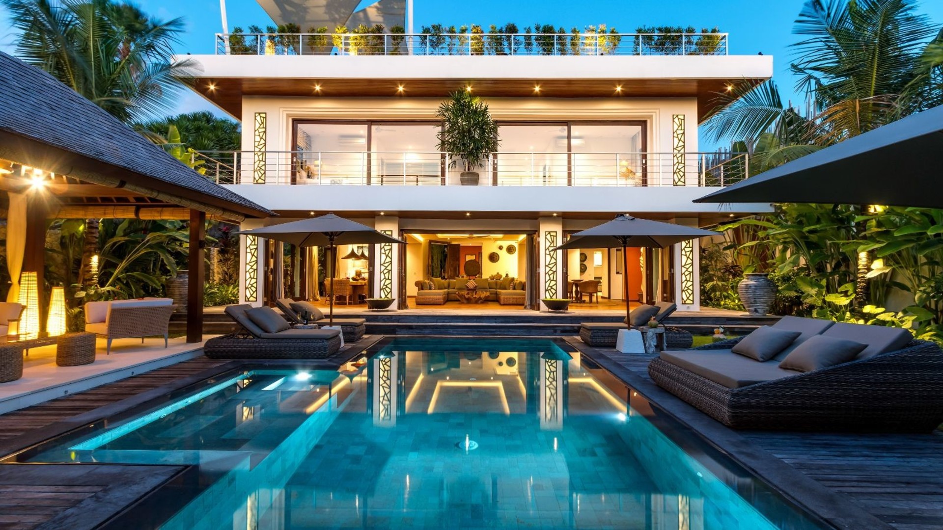 Moderne 4-Zimmer-Villa mit Pool und Balkon, Bali Villa 2220