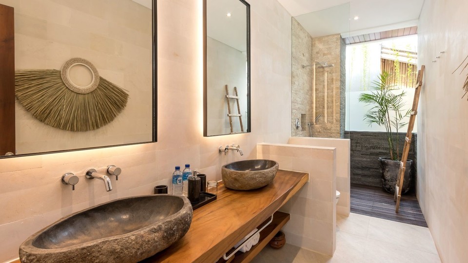 Moderne 4-Zimmer-Villa mit Pool und Balkon, Bali Villa 2220
