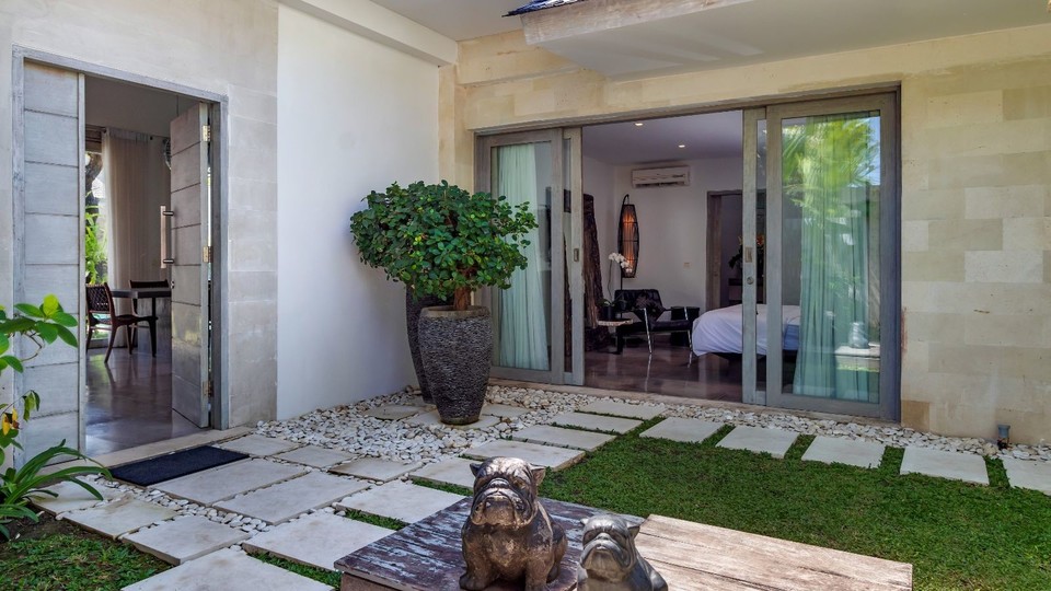 Sonnige 3-Zimmer-Villa in Strandnähe mit Pool, Bali Villa 2225