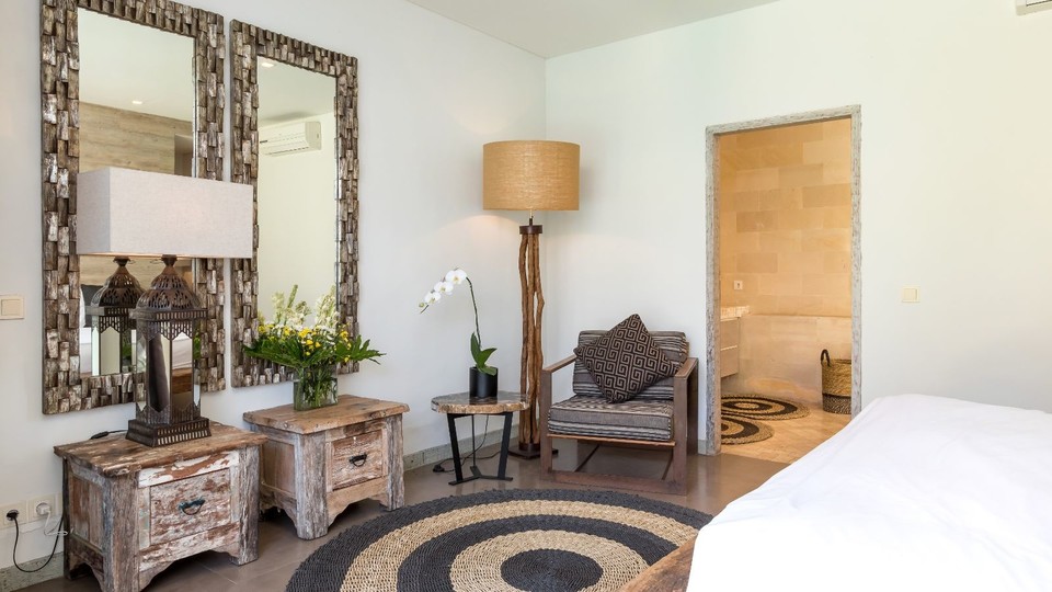 Sonnige 3-Zimmer-Villa in Strandnähe mit Pool, Bali Villa 2225