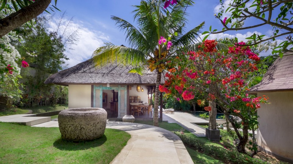 Geräumige 2-Zimmer-Villa mit Pool und Garten, Bali Villa 2227