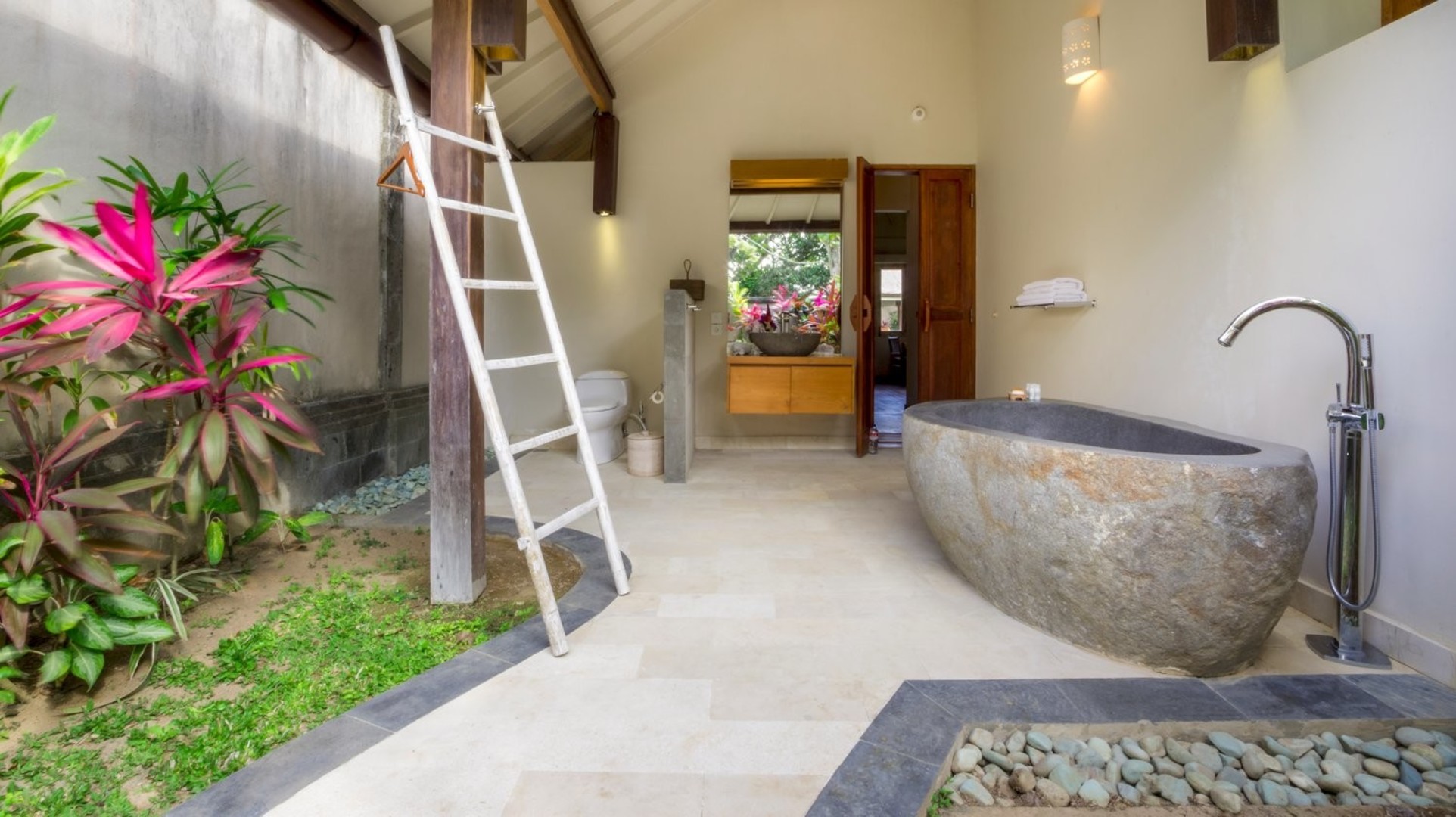 Fantastische 3-Zimmer-Villa mit Pool und Garten, Bali Villa 2228