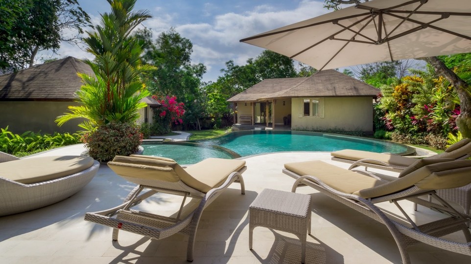 Fantastische 3-Zimmer-Villa mit Pool und Garten, Bali Villa 2228