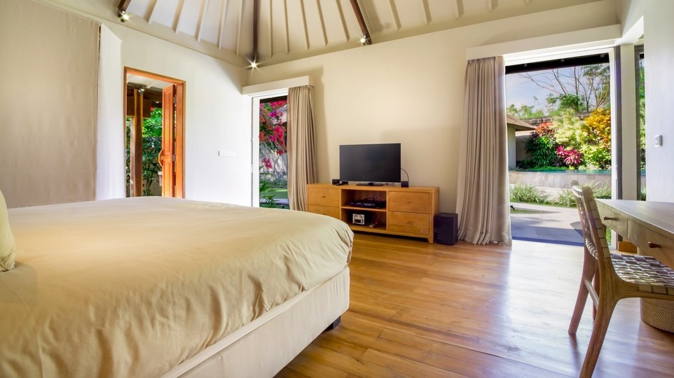 Fantastische 3-Zimmer-Villa mit Pool und Garten, Bali Villa 2228