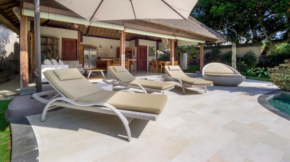 Fantastische 3-Zimmer-Villa mit Pool und Garten, Bali Villa 2228