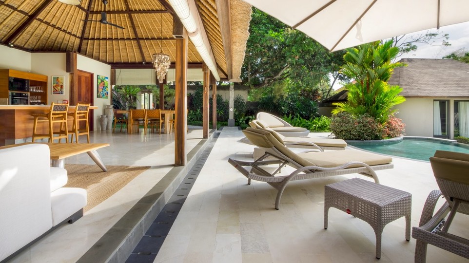 Fantastische 3-Zimmer-Villa mit Pool und Garten, Bali Villa 2228