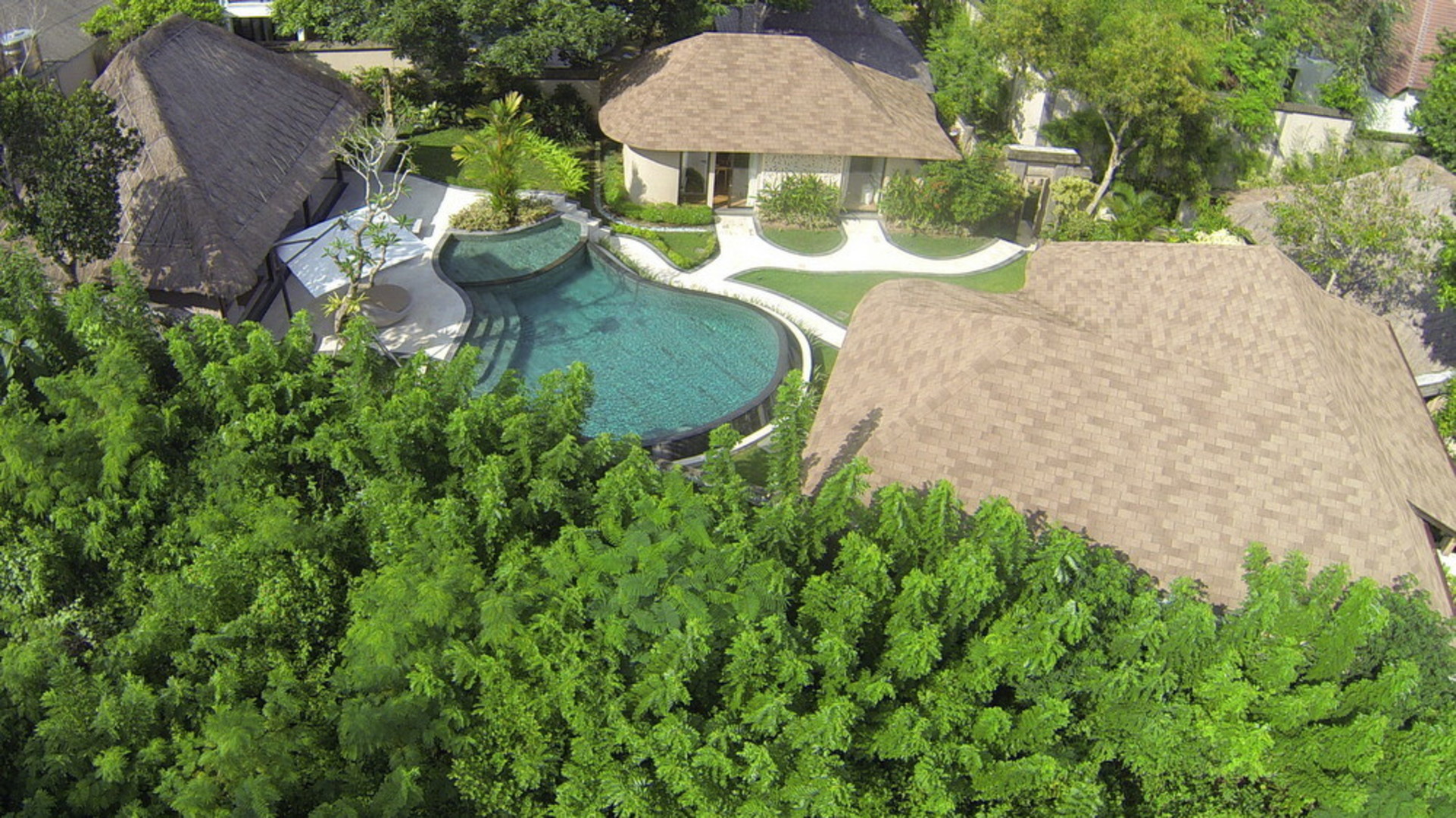 Fantastische 3-Zimmer-Villa mit Pool und Garten, Bali Villa 2228