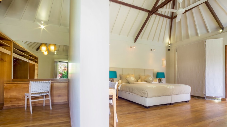 Fantastische 3-Zimmer-Villa mit Pool und Garten, Bali Villa 2228