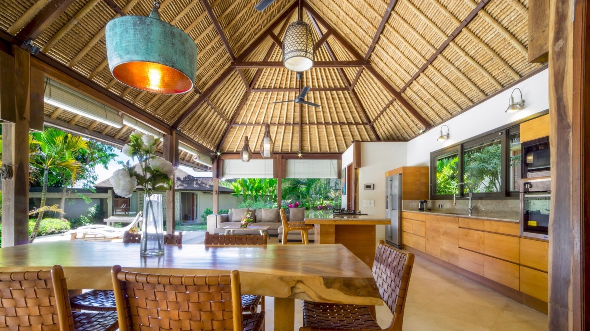Traumhafte 3-Zimmer-Villa mit Pool und Garten, Bali Villa 2229